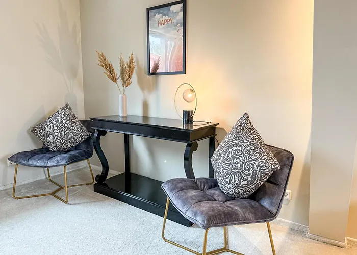 Semesterbostad Wild&cozy Mit 160m2, Garage Und 2 Baeder *